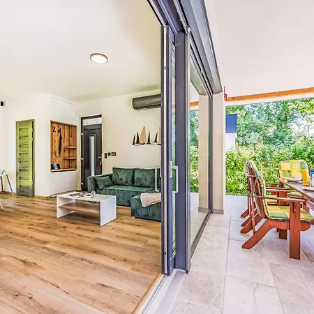 Semesterbostad Daniel By Interhome Balatonszarszo